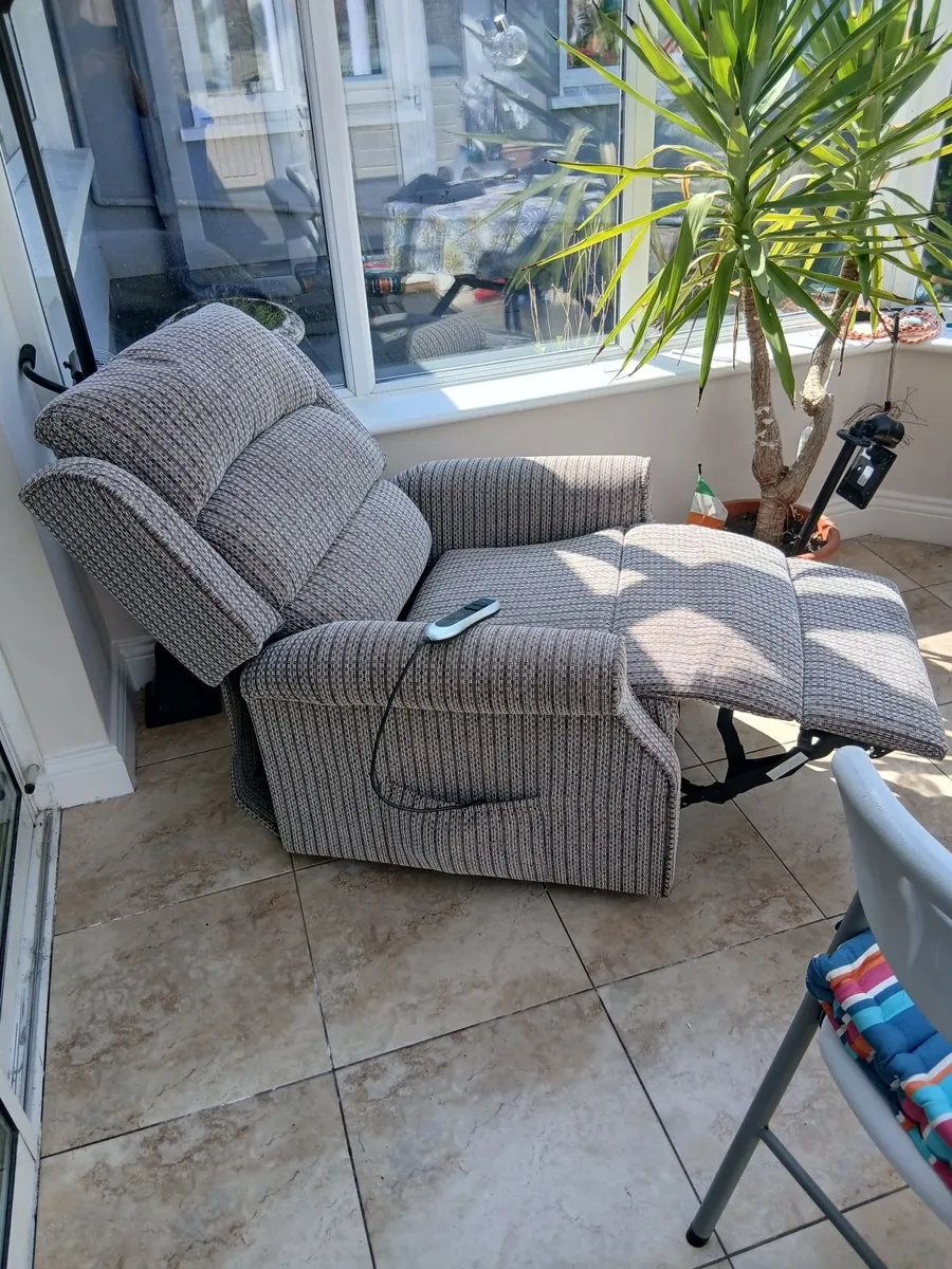 Assistance Chair - Image 1