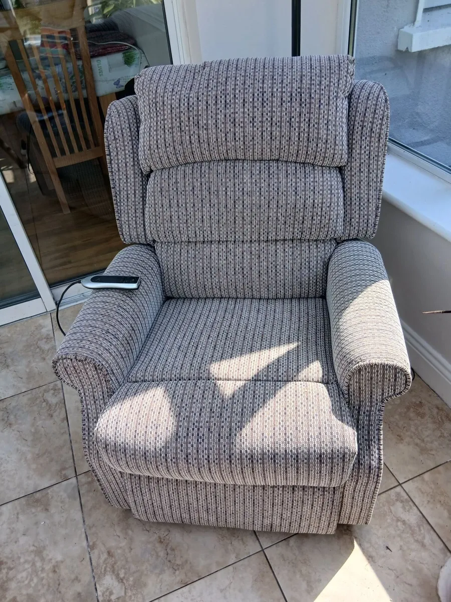 Assistance Chair - Image 2