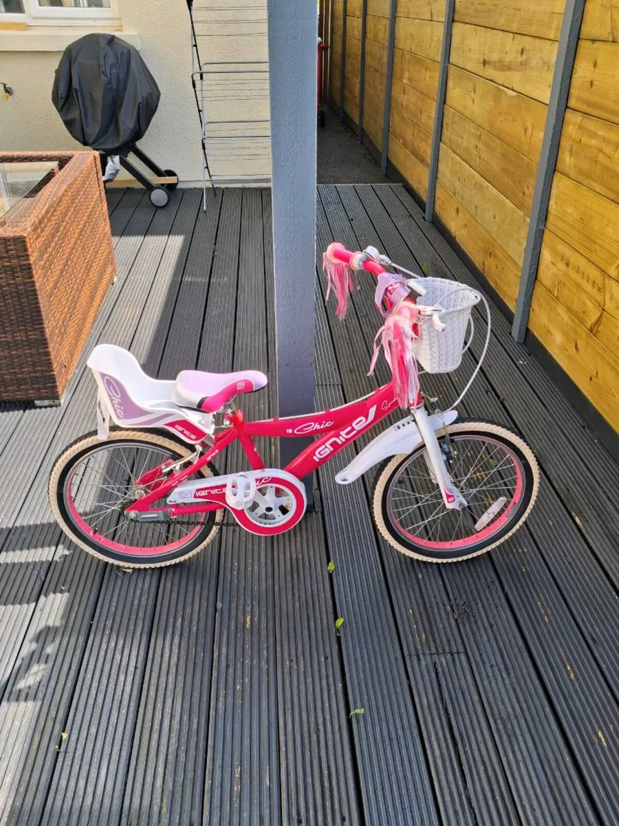 Chic Ignite 16" Girls Bike - Image 1