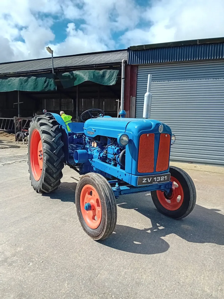 Vintage Tractor - Image 1
