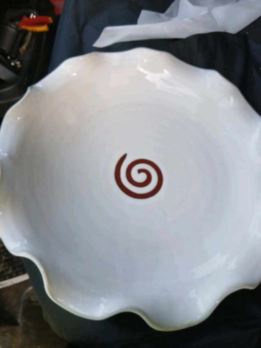Pottery bowl - Image 1