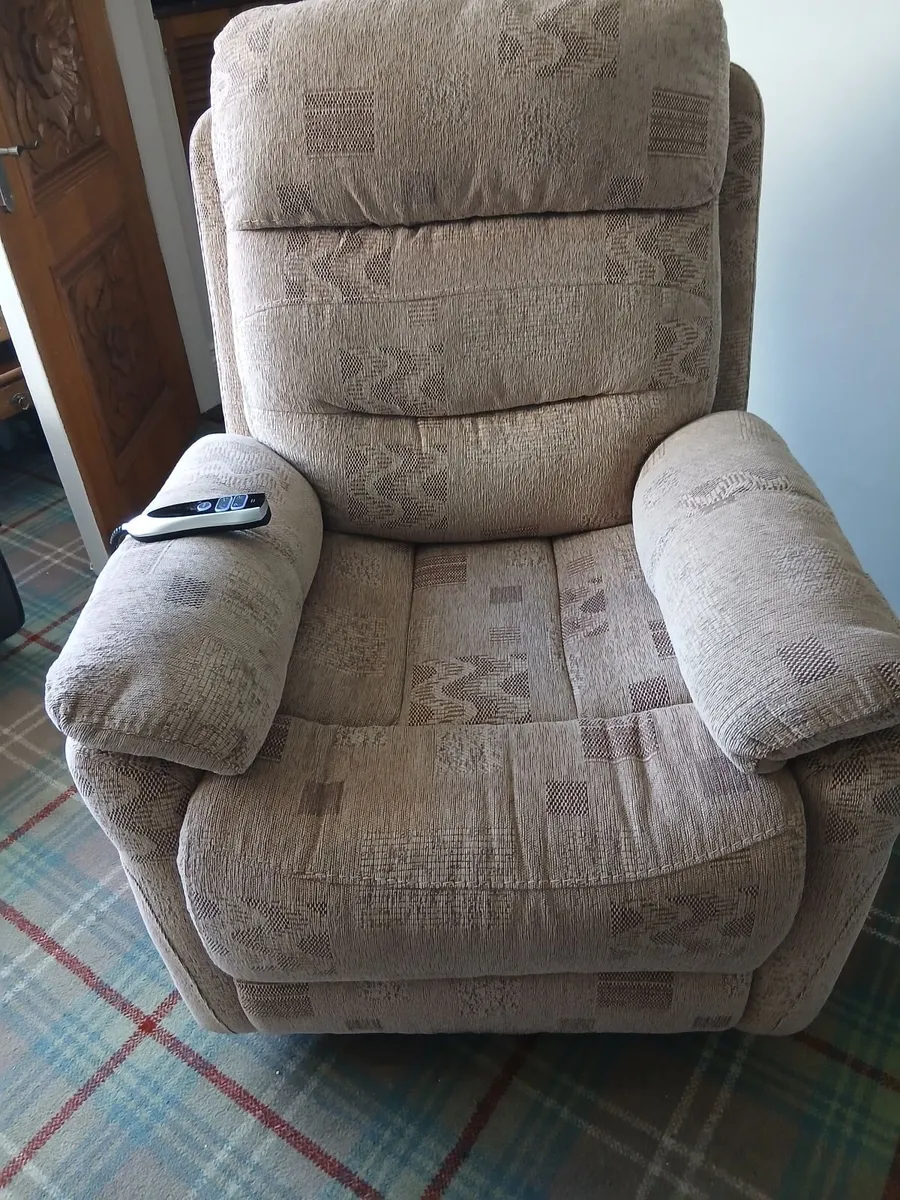 Assistance Chair - Image 1