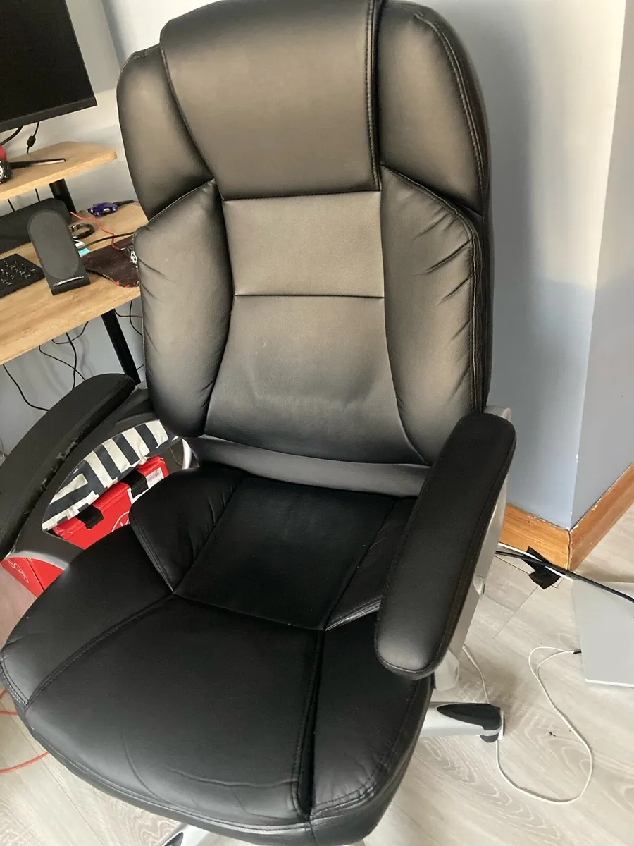 Office chair - Image 1