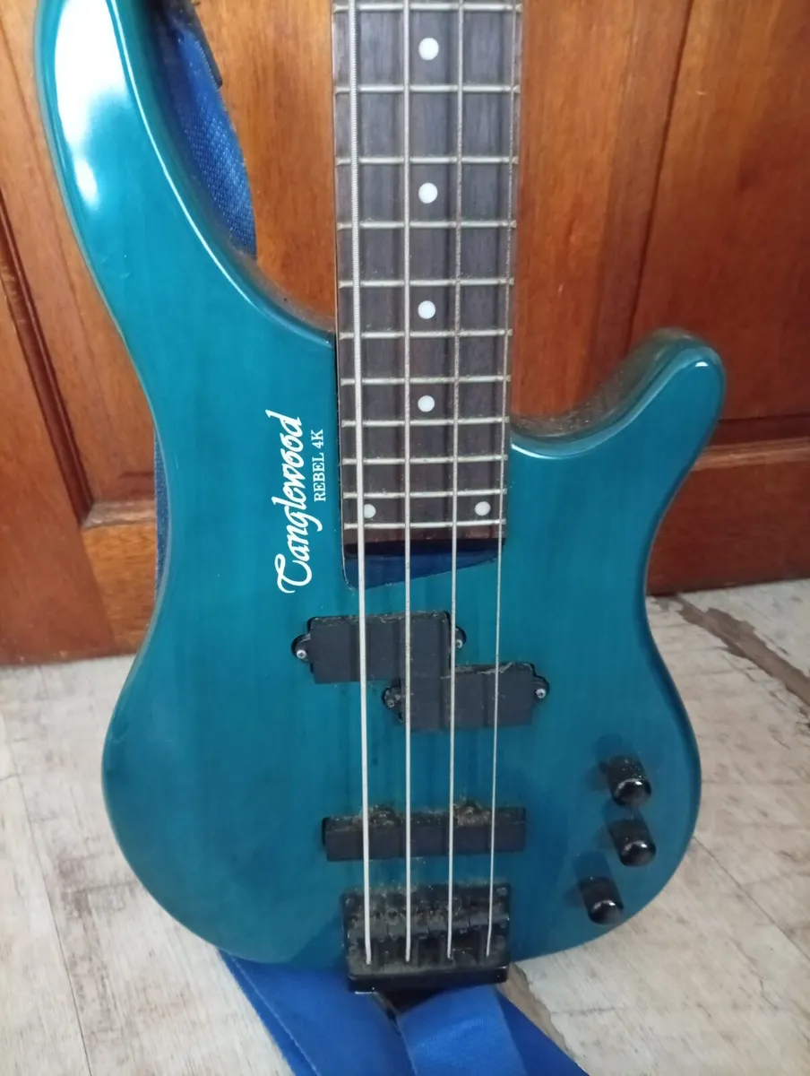 Tanglewood Rebel 4K electric bass guitar