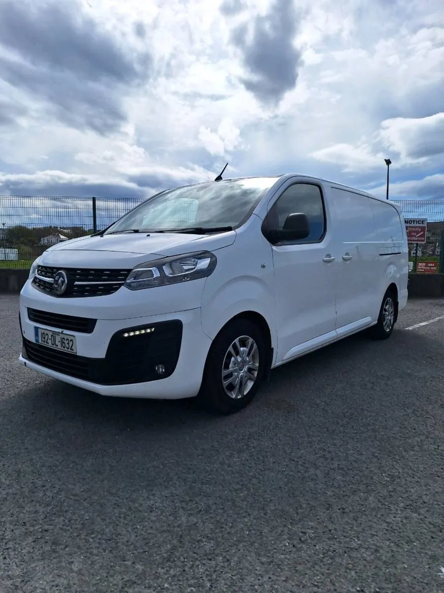 Vauxhall Vivaro LWB Sportive 1.5 - Image 2