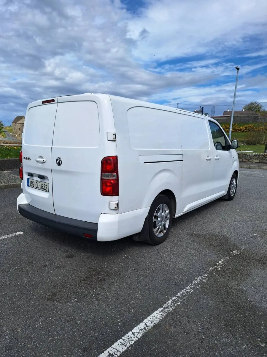 Vauxhall Vivaro LWB Sportive 1.5 - Image 3