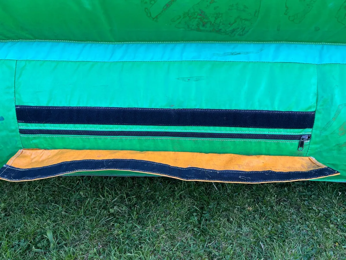 Simpsons bouncy castle - Image 4