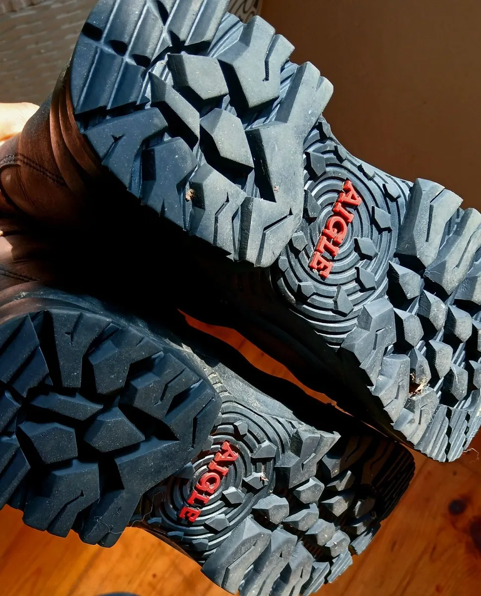 Hiking shoes Aigle md size US10 EUR43 - Image 2