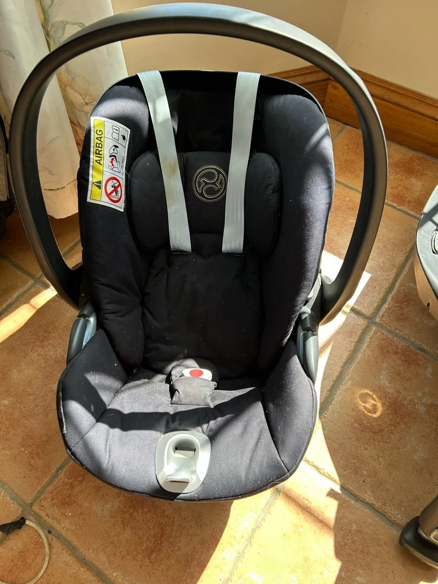 Car seats & adapters - Image 2