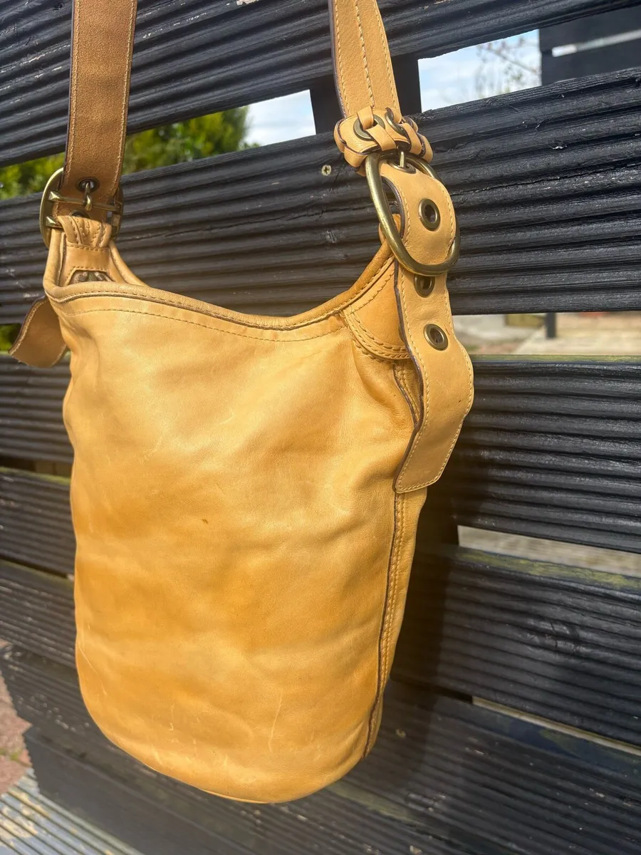 Vintage Coach leather bucket bag - Image 1