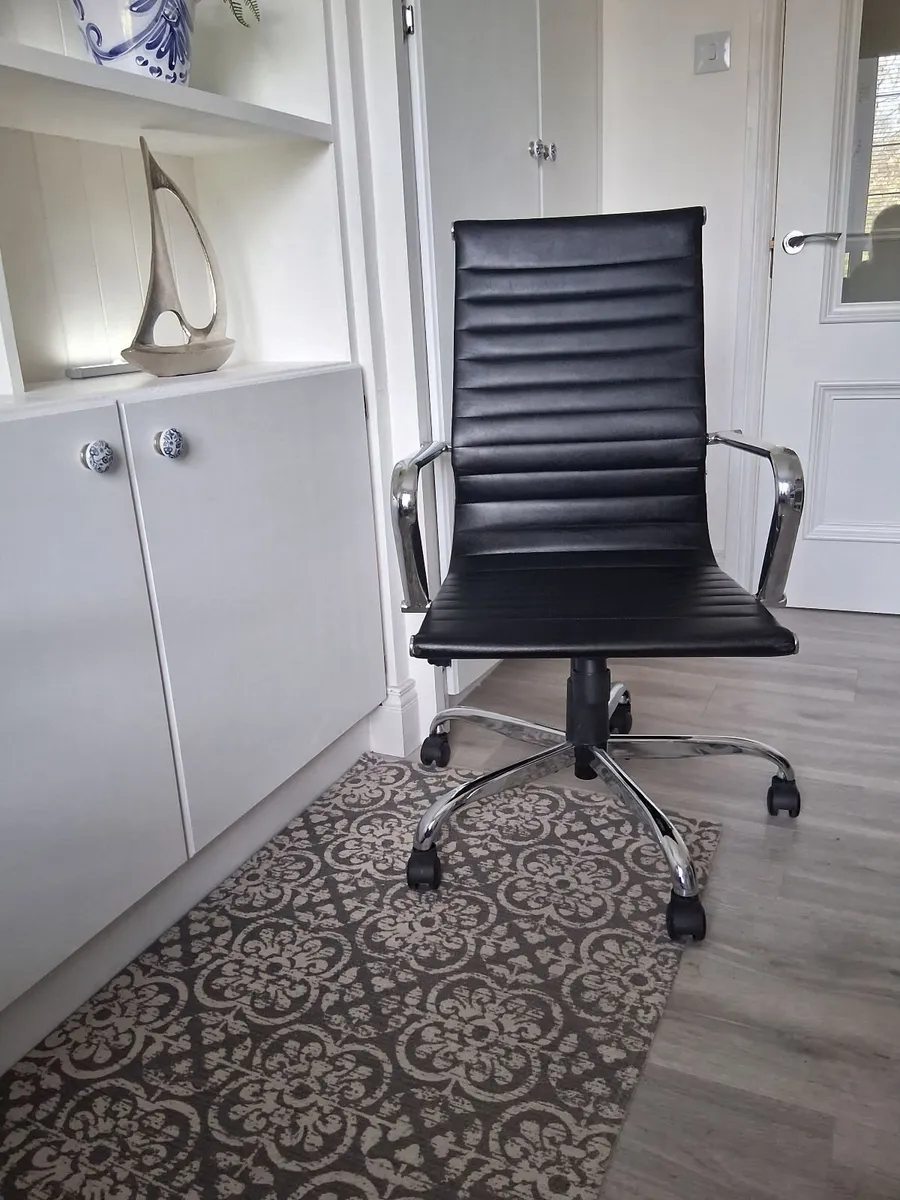Office Chair - Image 1