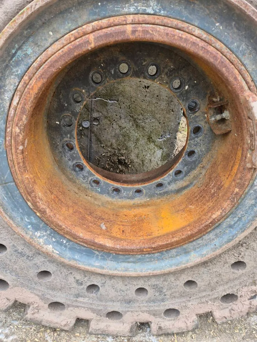 Solid rubber wheels - Image 2