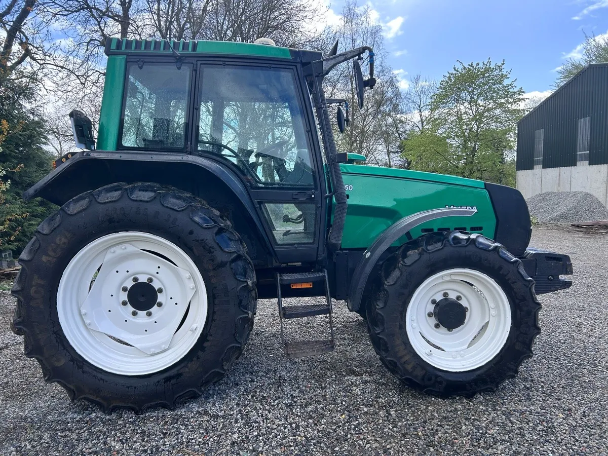 Valtra 6750 - Image 2