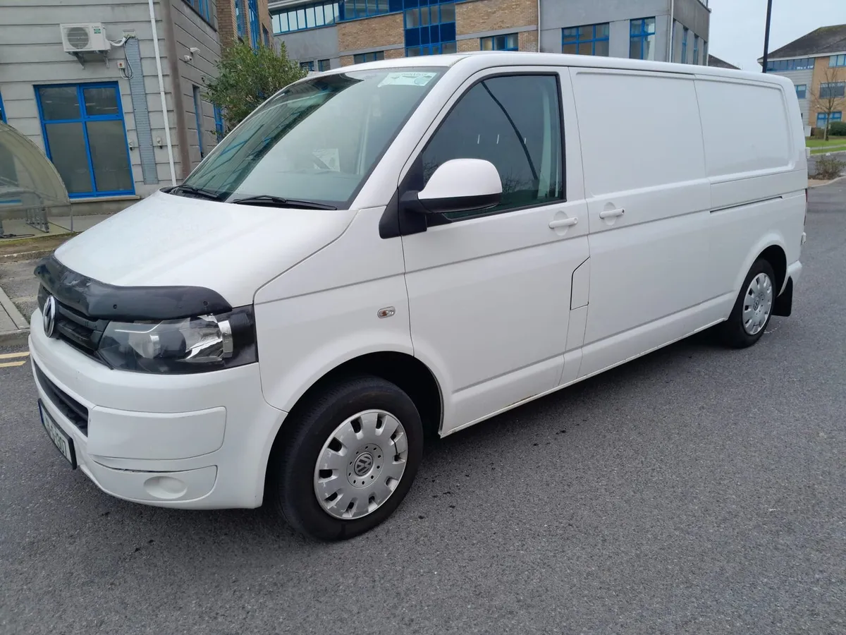 2013 volkswagen transporter - Image 1