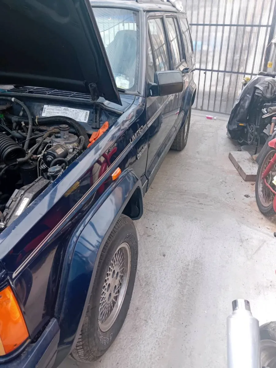 Cherokee jeep - Image 3