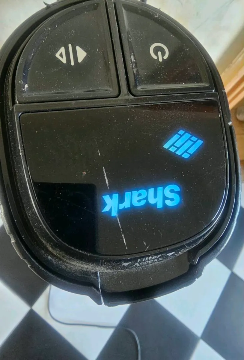 2 vacuum cleaners can be sold separately - Image 2