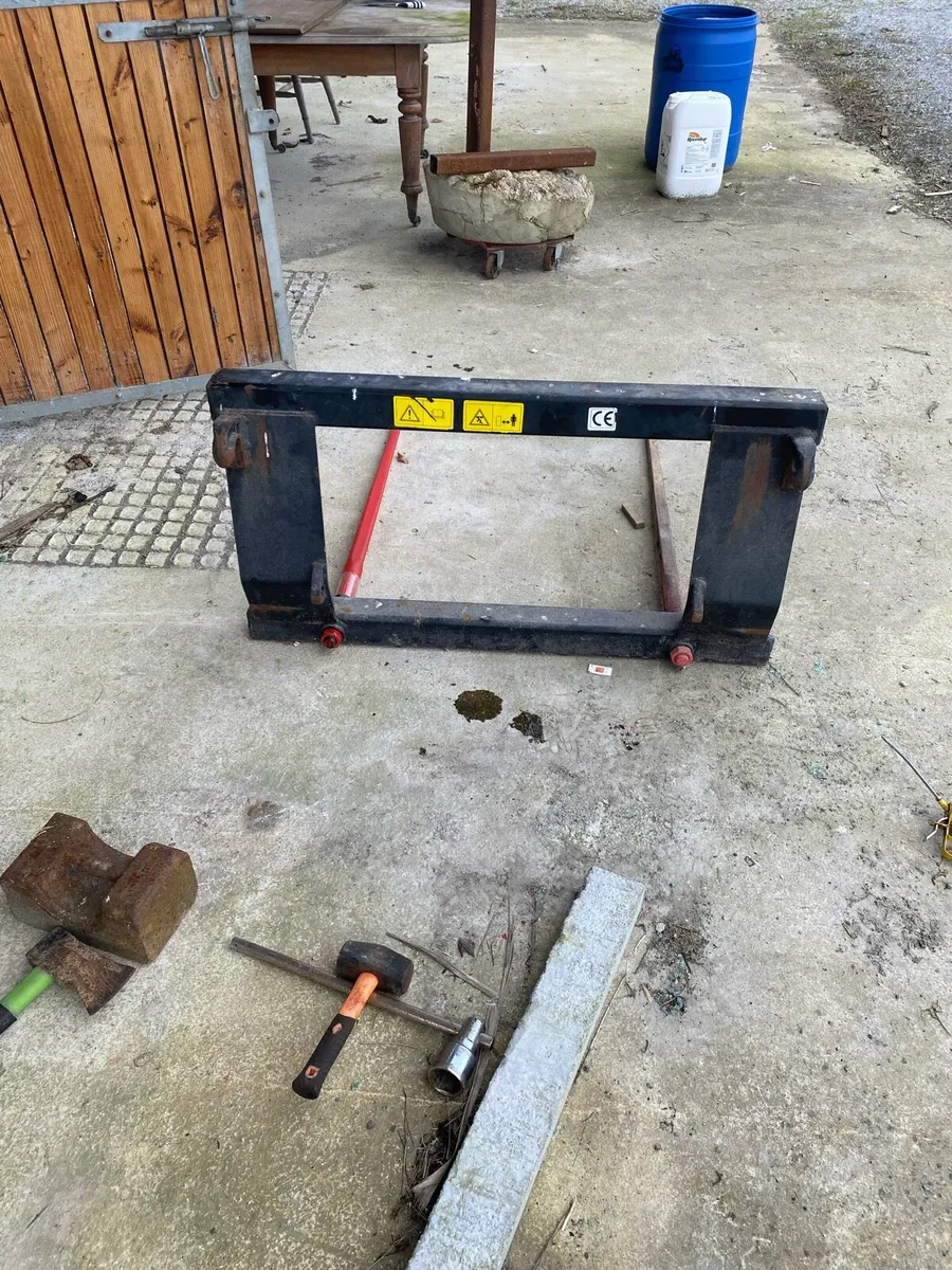 Bale spike - Image 2