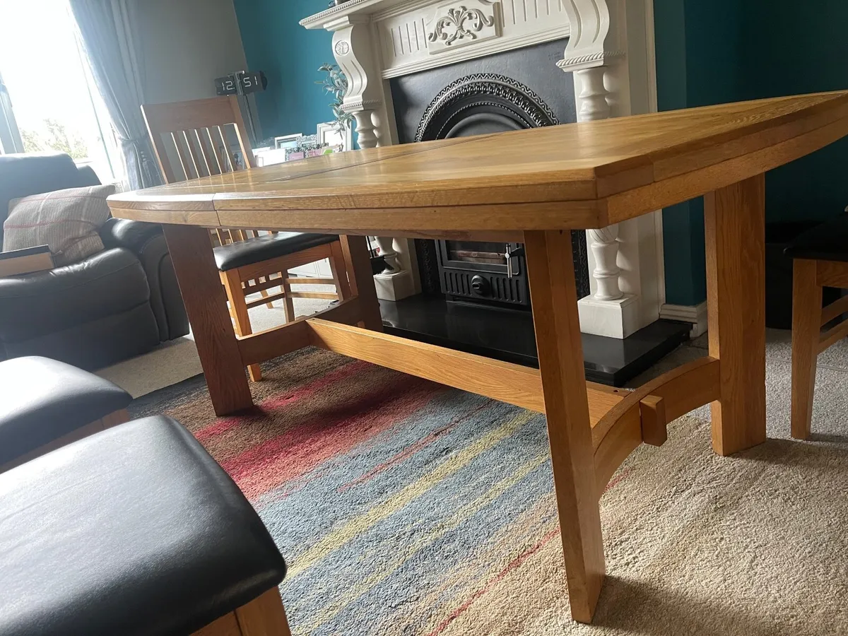 Dining table - Image 3