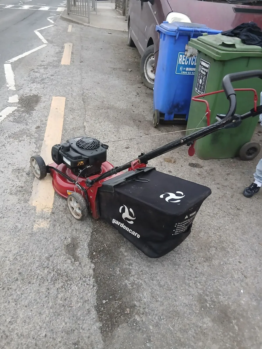 Push lawnmower working perfect priced - Image 3