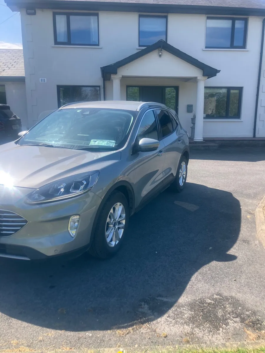 Ford Kuga 2022 - Image 3