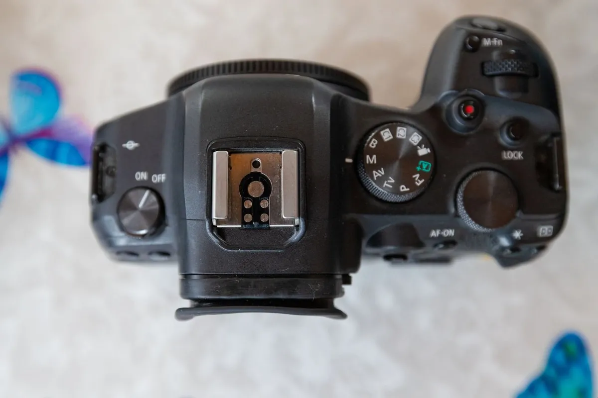 Canon R6, Speedlight 600 EX-RT Flash, M/ Adapter - Image 3