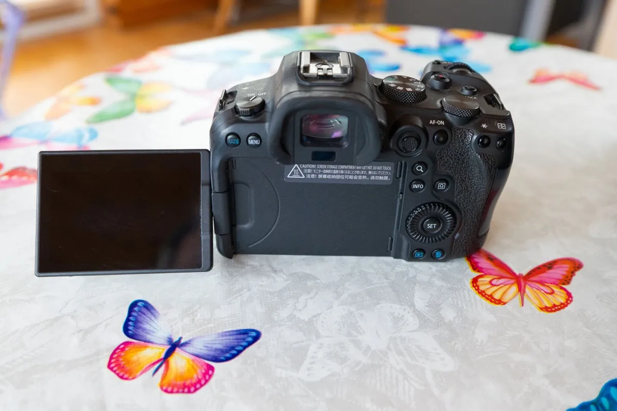 Canon R6, Speedlight 600 EX-RT Flash, M/ Adapter - Image 4