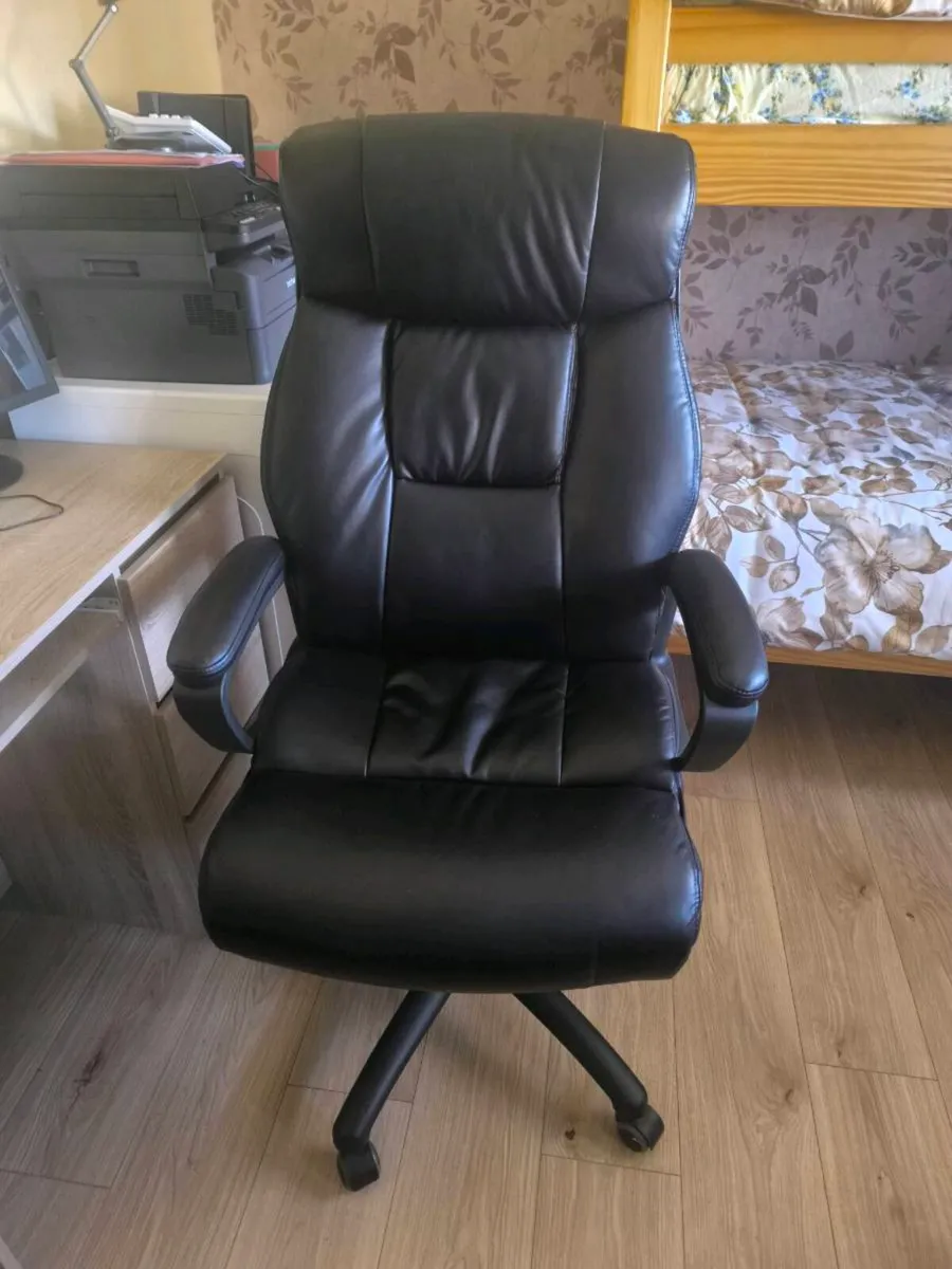 Computer chair - Image 1