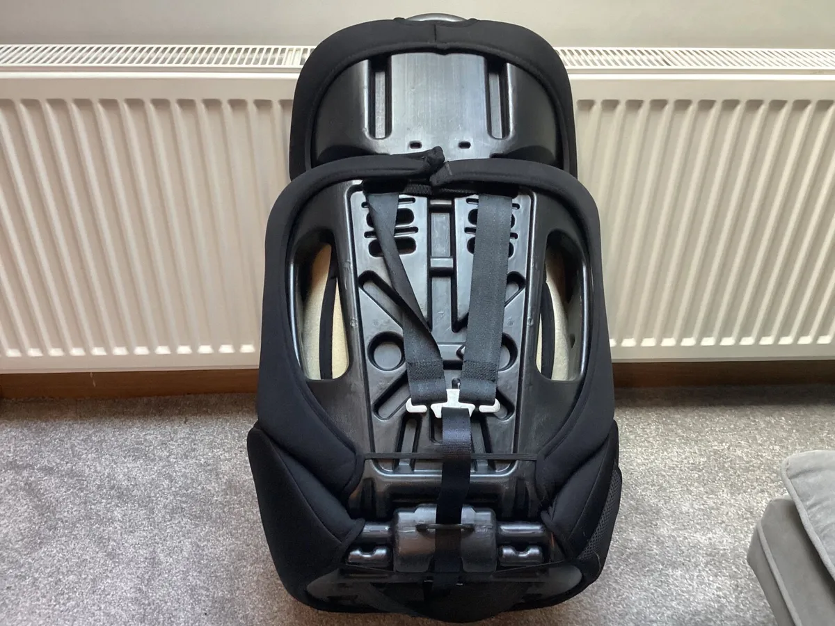 Child’s car seat - Image 4