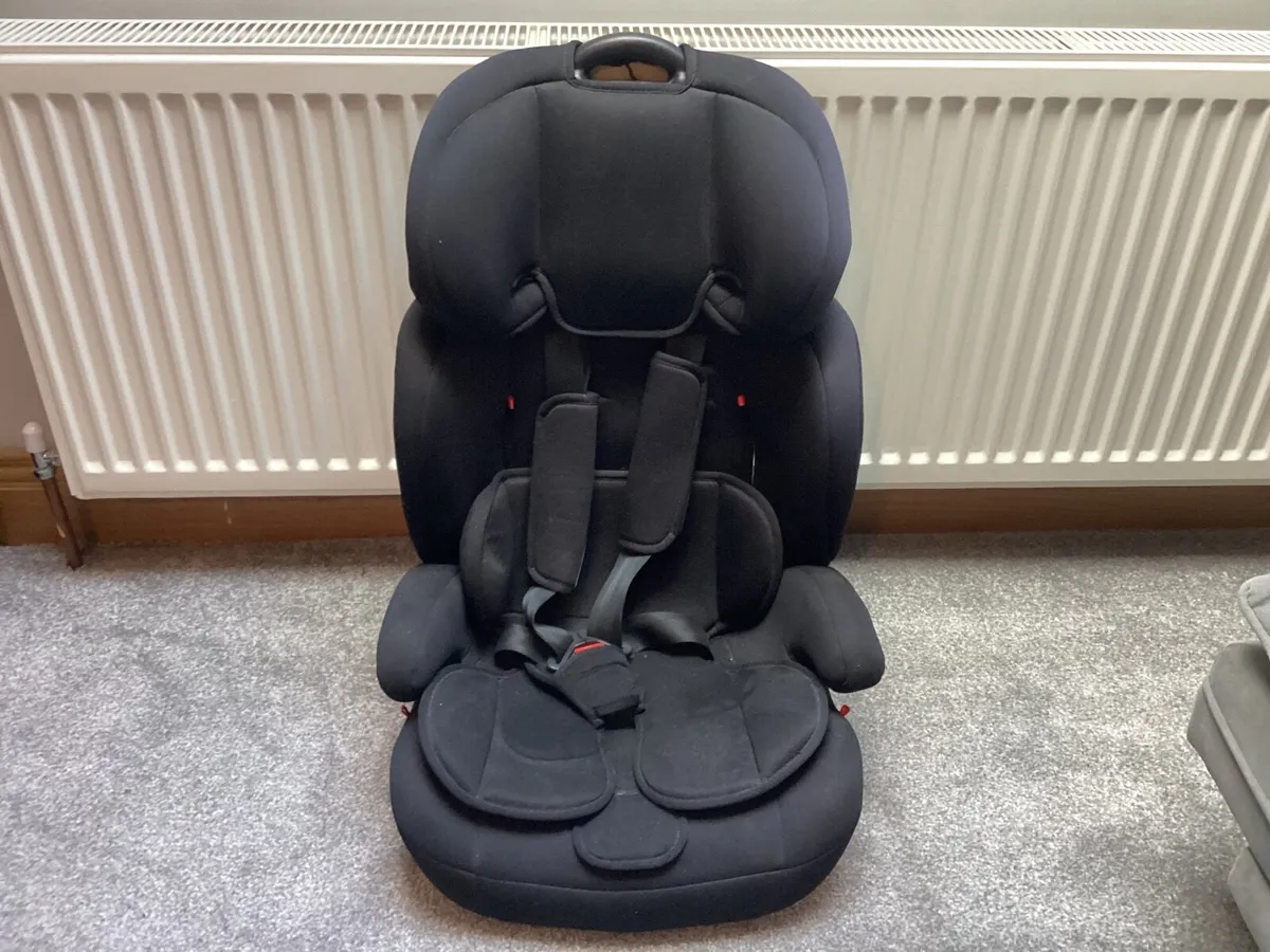 Child’s car seat - Image 1