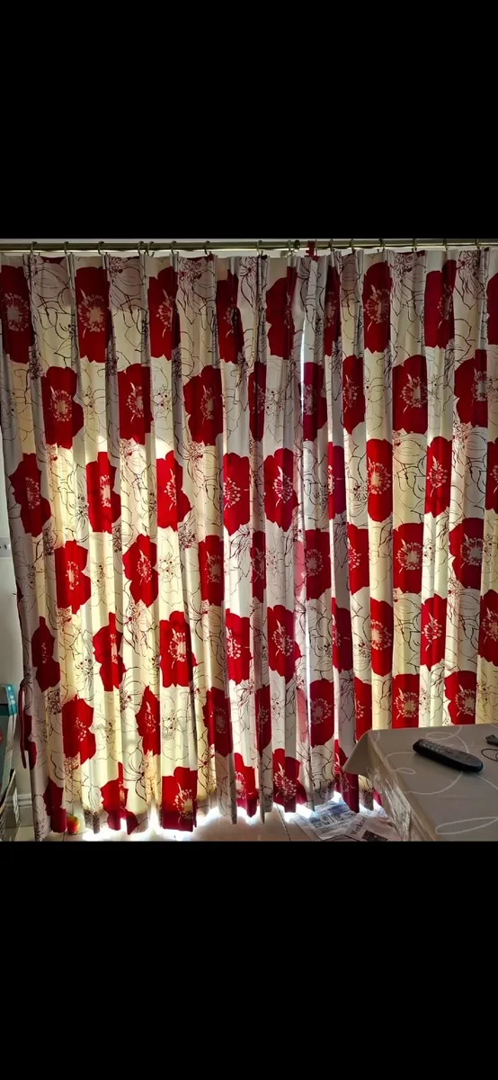 Curtains - Image 2