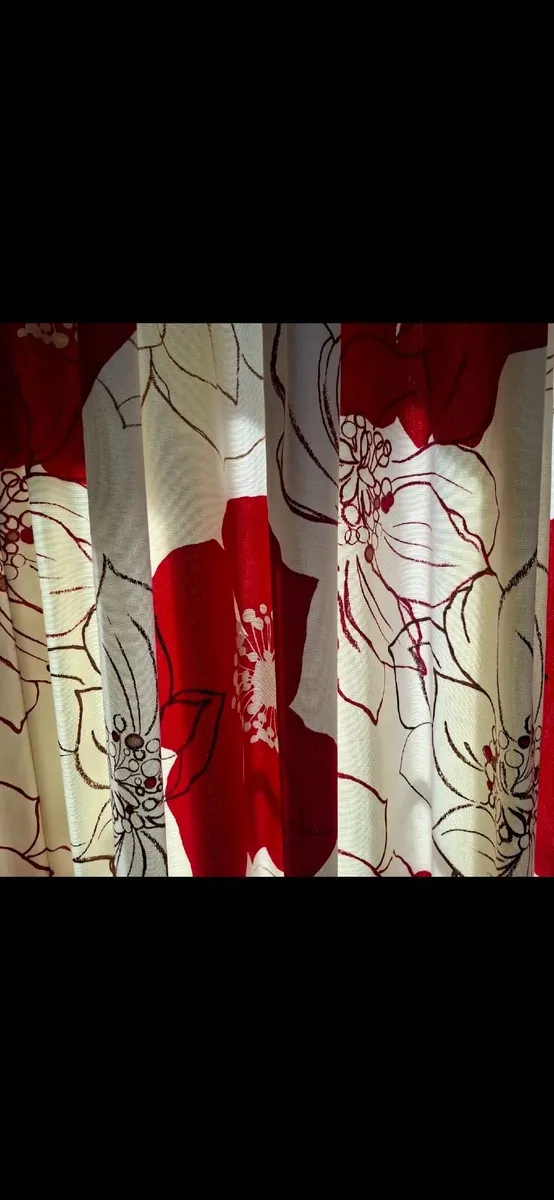 Curtains - Image 3