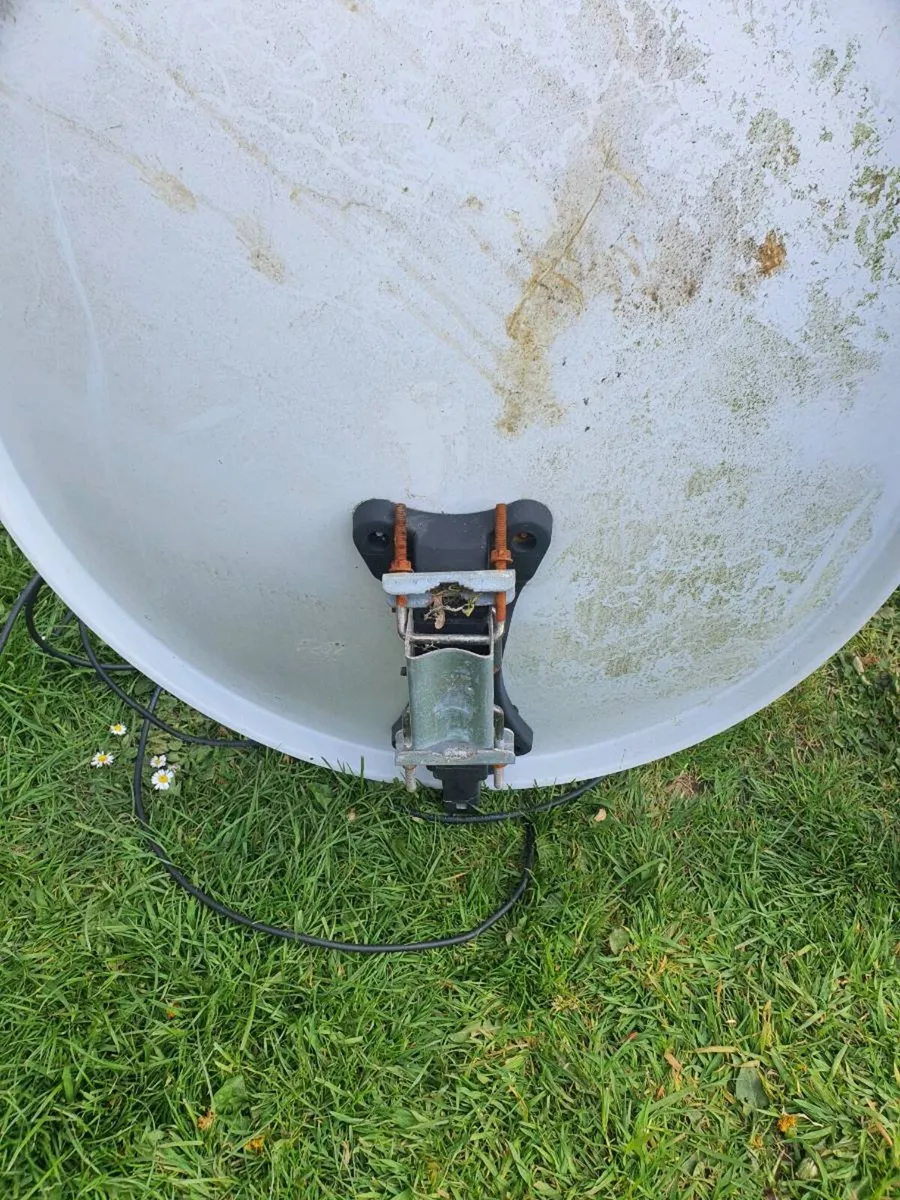 Satelite dish - Image 2