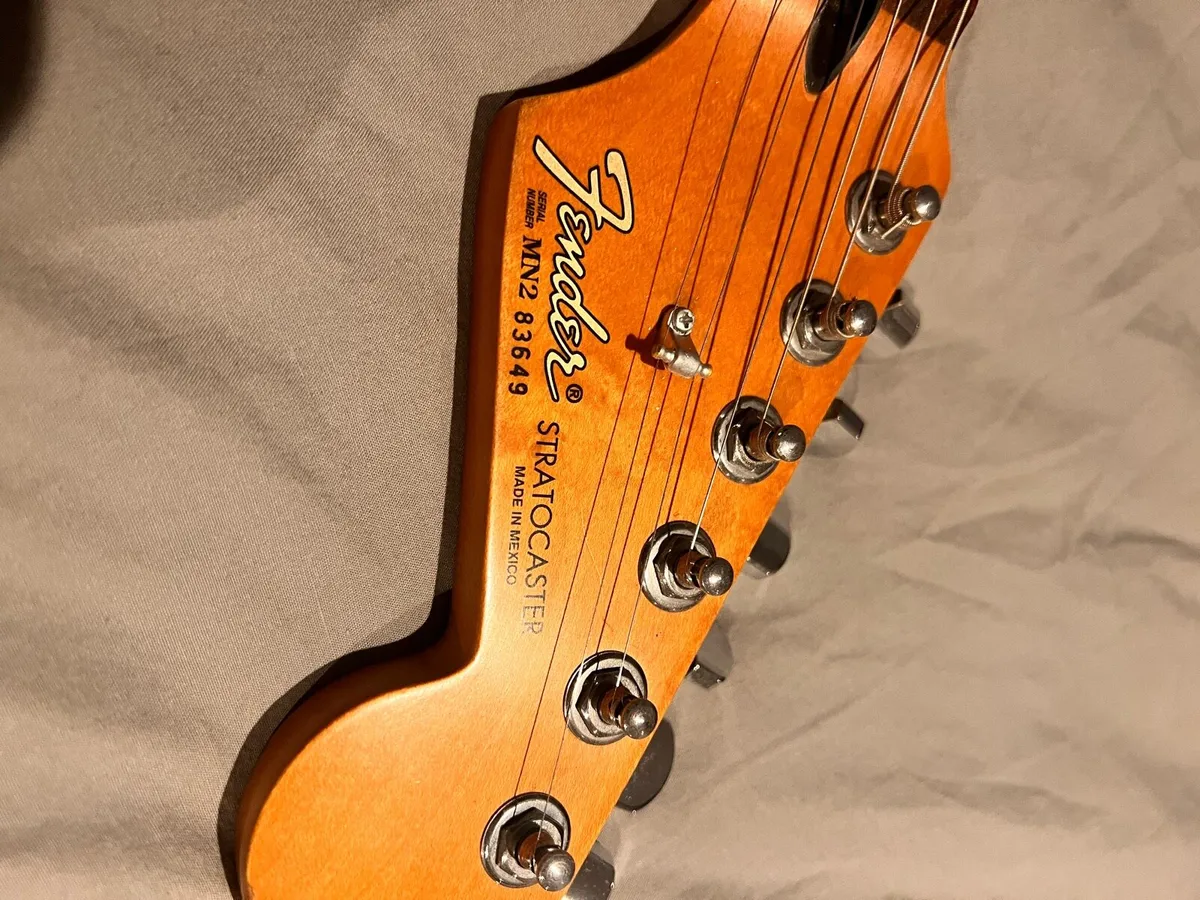 Fender Mexican 1998 - Image 4