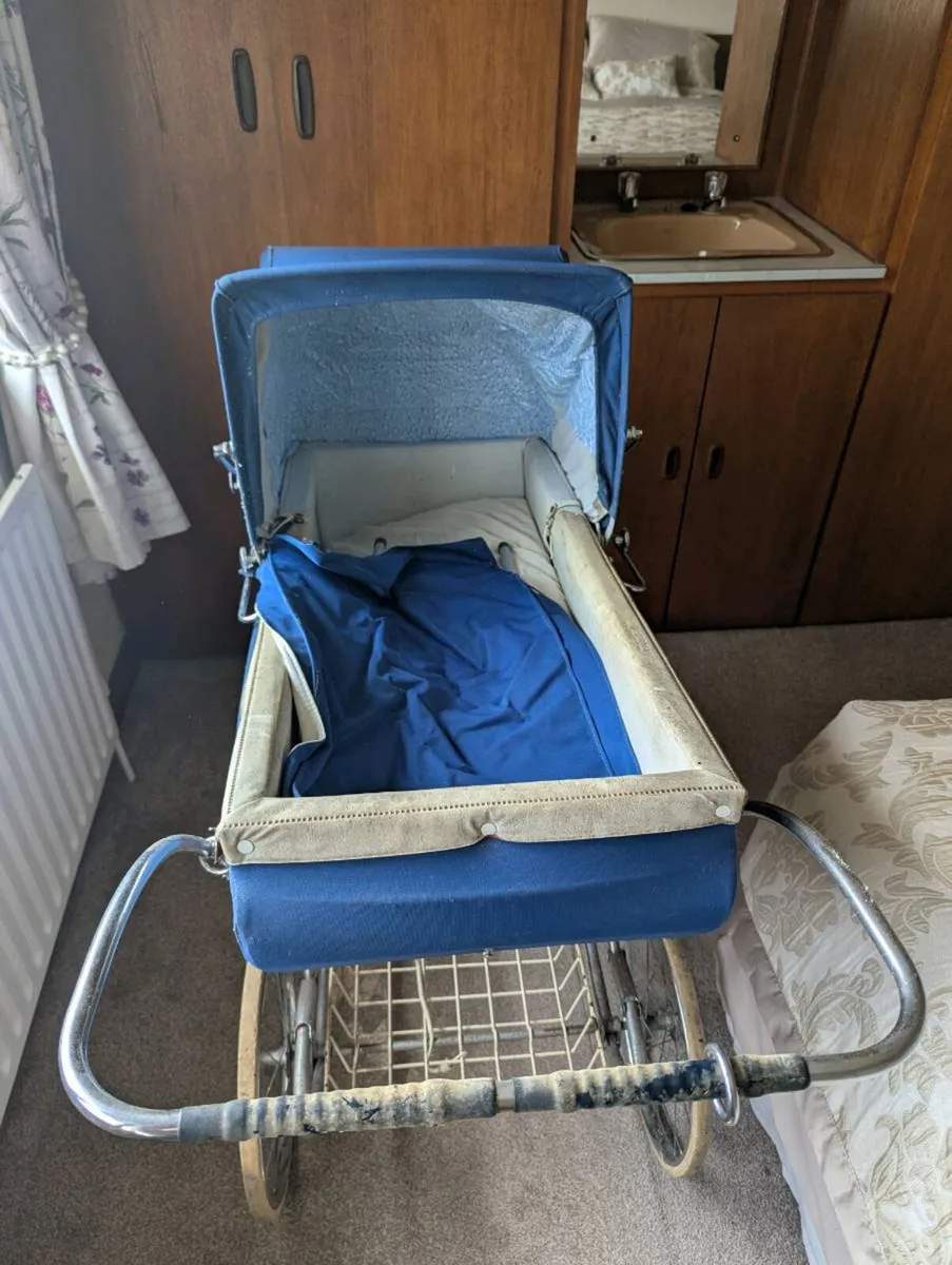 Vintage Pedigree Baby Pram – Original Blue - Image 4