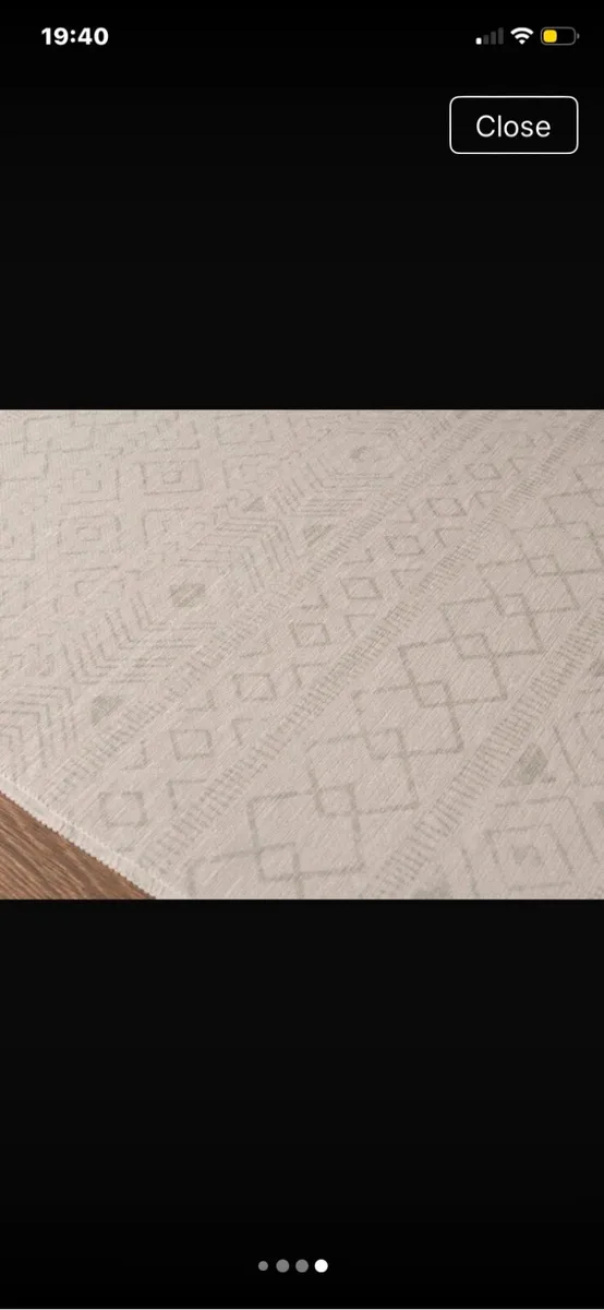 Large rug from Editorial - Image 1