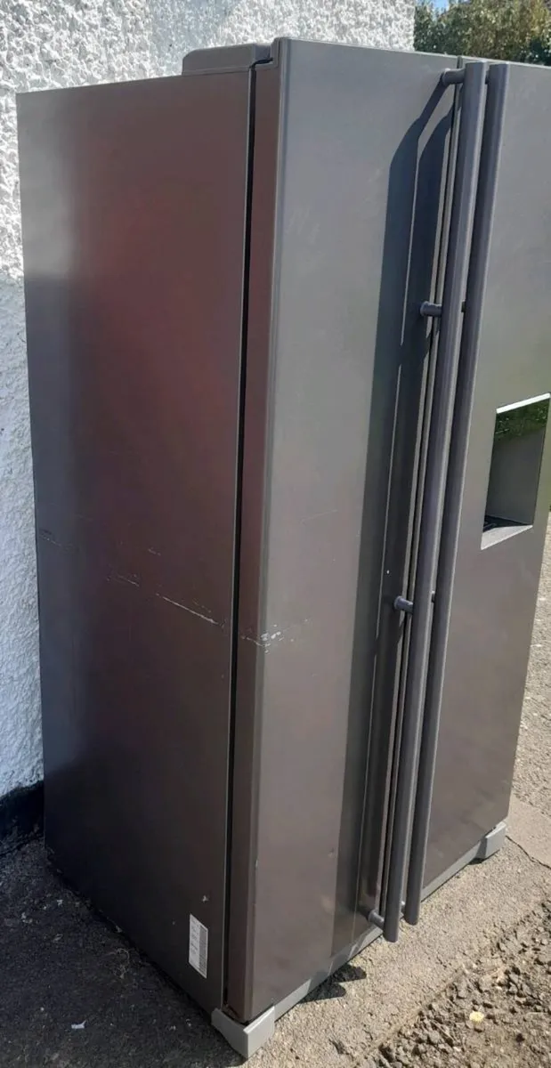 Samsung American fridge freezer for sale - Image 3