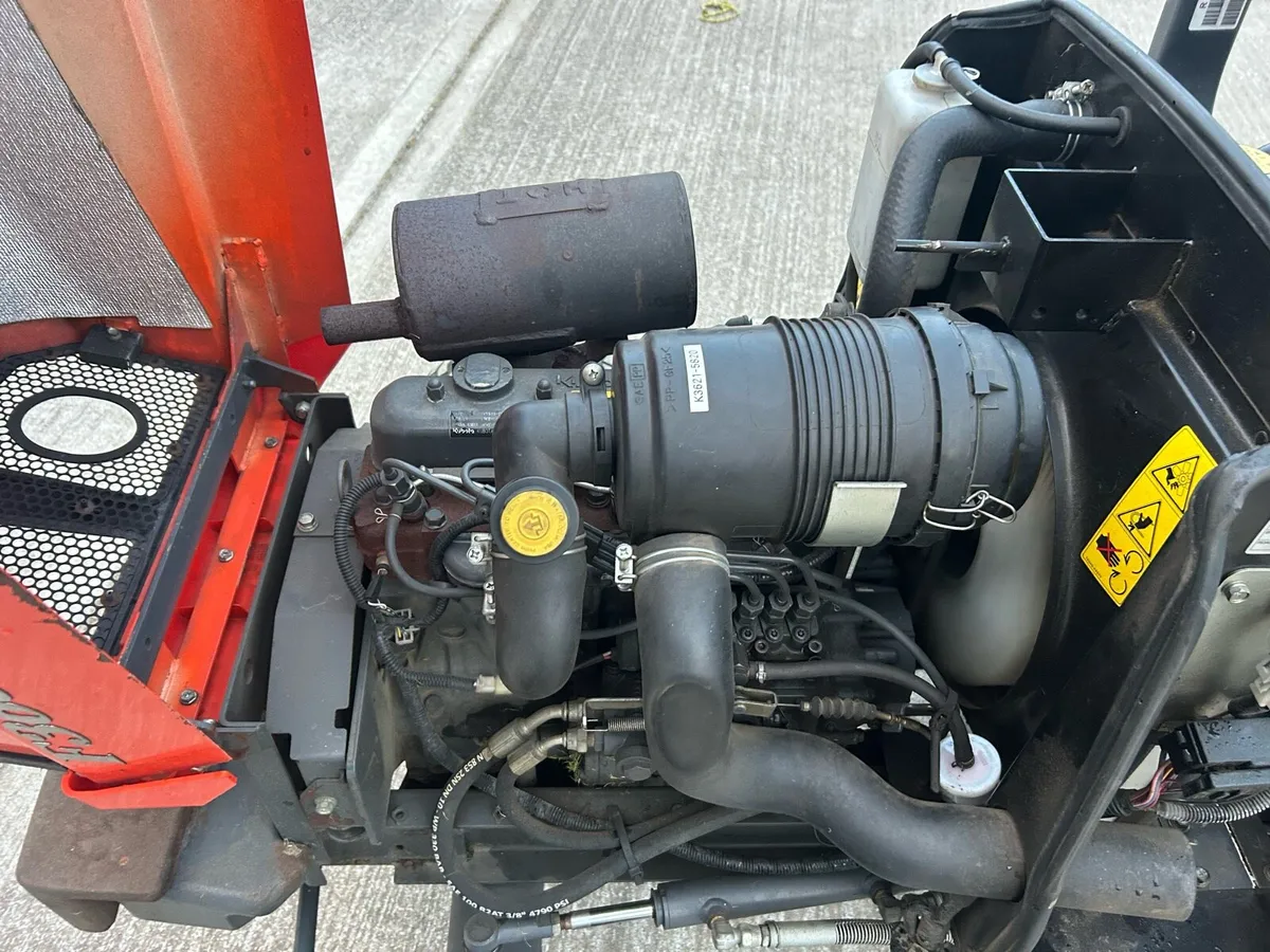 KUBOTA Ride on Mower - Image 2