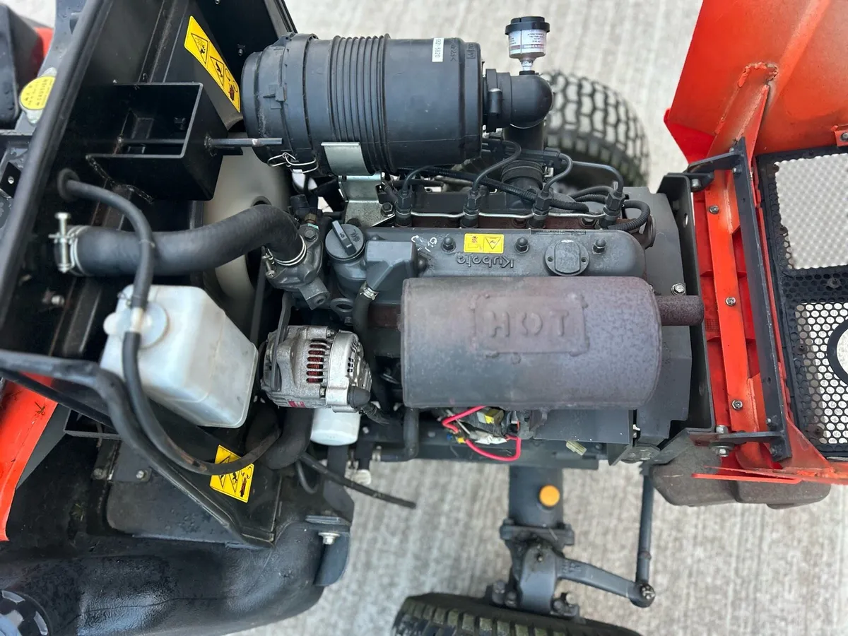 KUBOTA Ride on Mower - Image 3