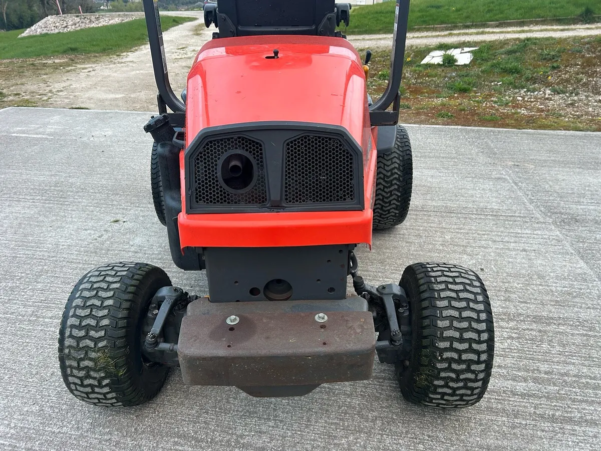 KUBOTA Ride on Mower - Image 4