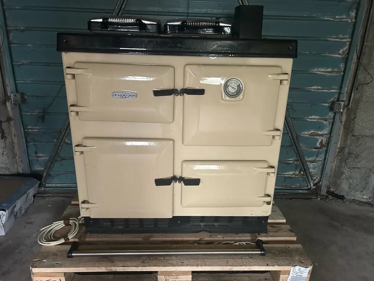 Rayburn Natural Gas Cooker - Image 1