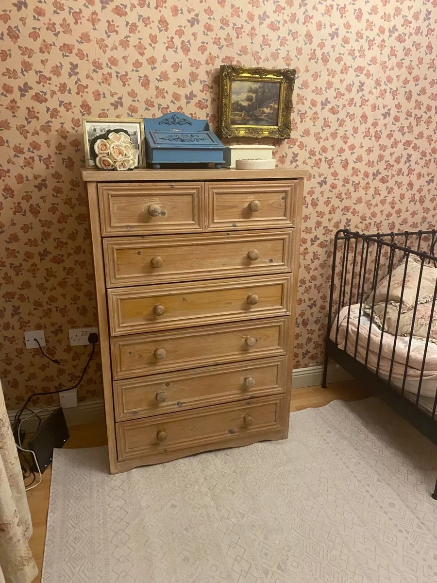 Stripped pine chest of drawers - Image 2