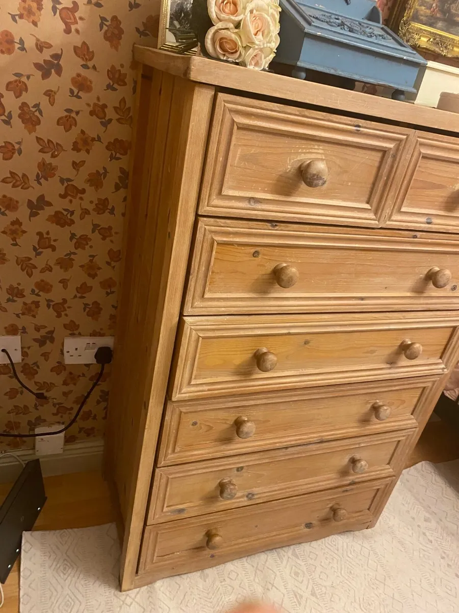 Stripped pine chest of drawers - Image 1