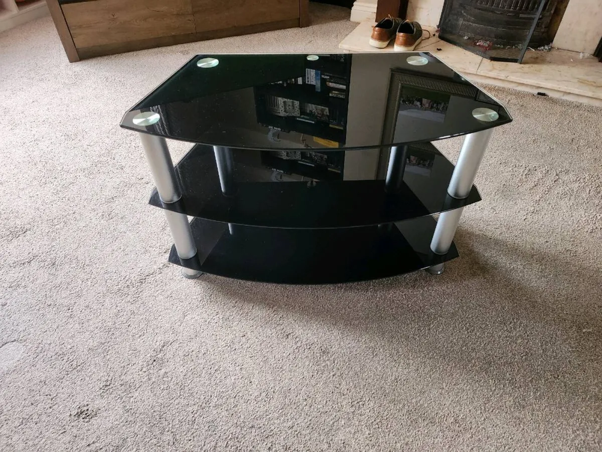 Glass TV stand - Image 2