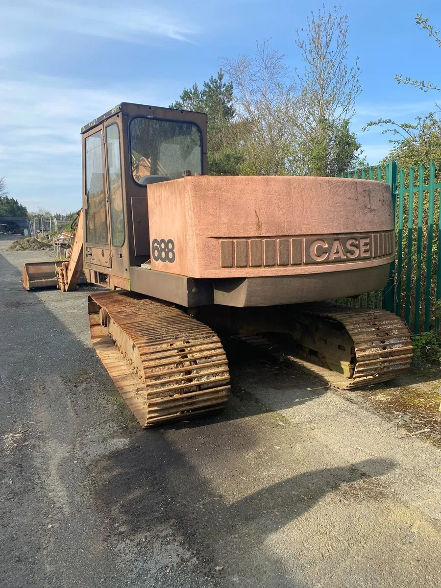 case 688 digger - Image 2