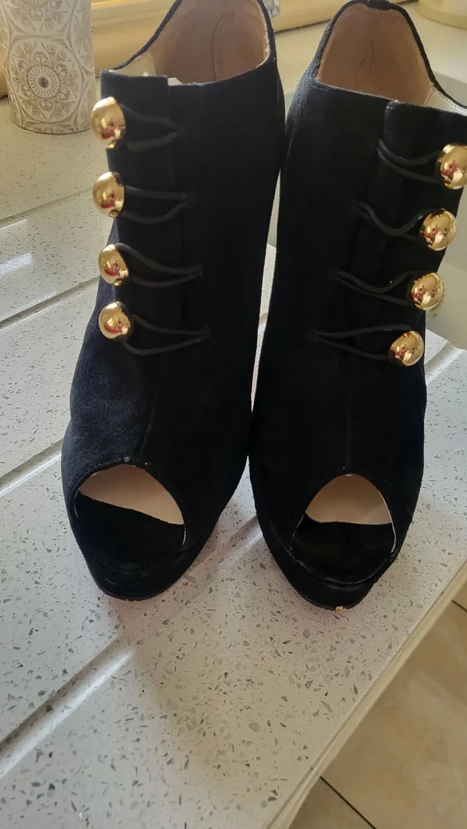 Christian louboutin womens shoes. - Image 3