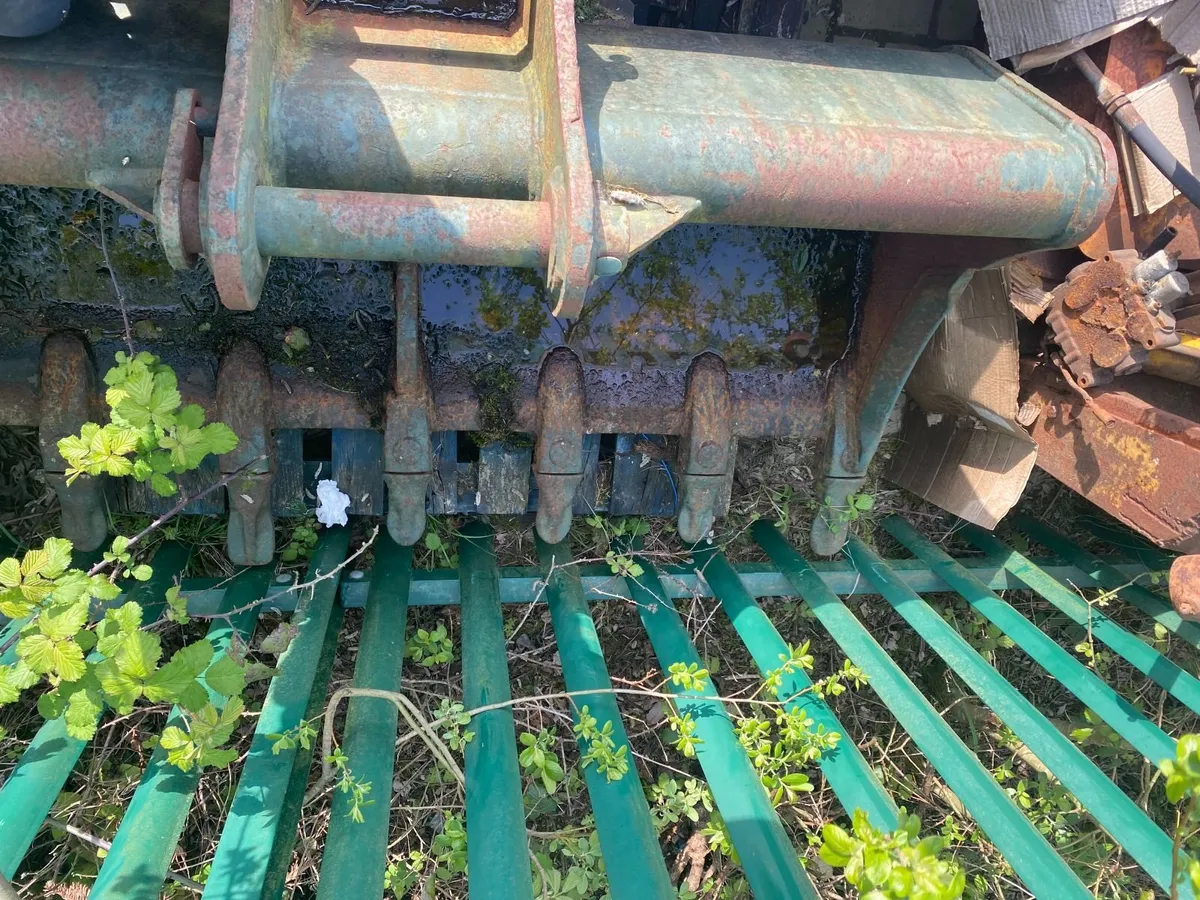 case 688 digger - Image 3