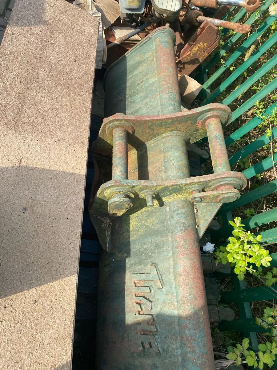 case 688 digger - Image 4