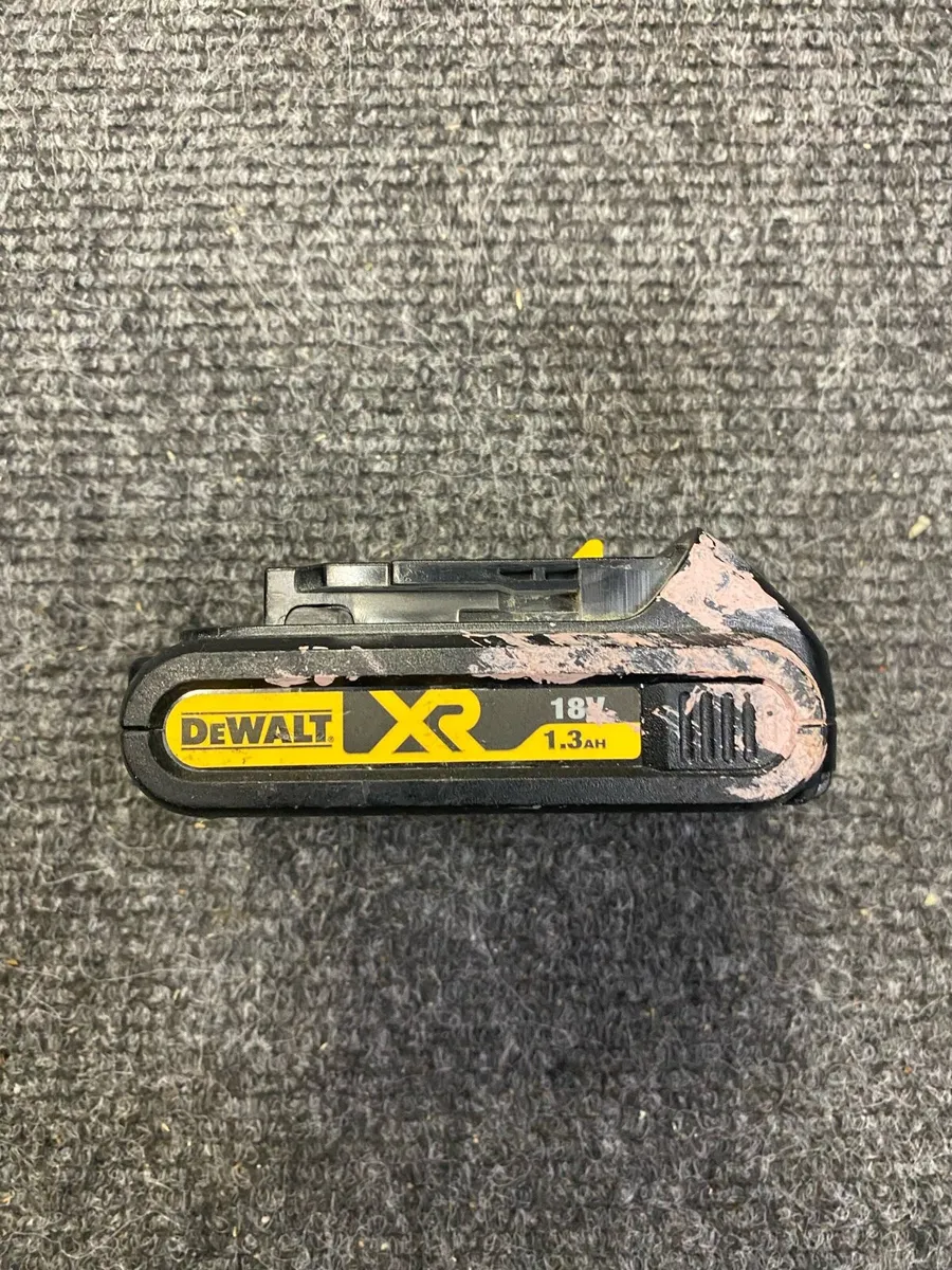 DeWalt 18V 1.3AH Battery - Image 1