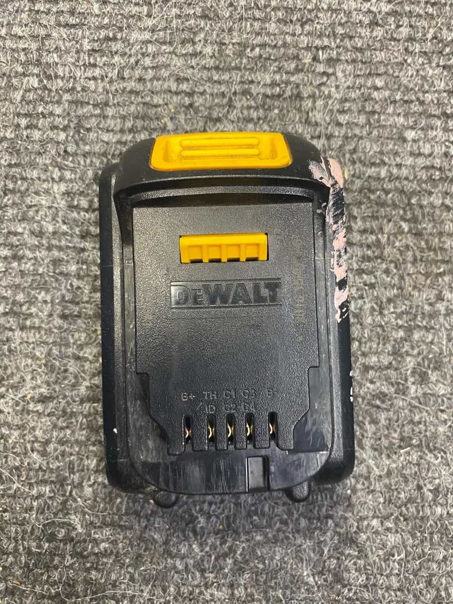 DeWalt 18V 1.3AH Battery - Image 2