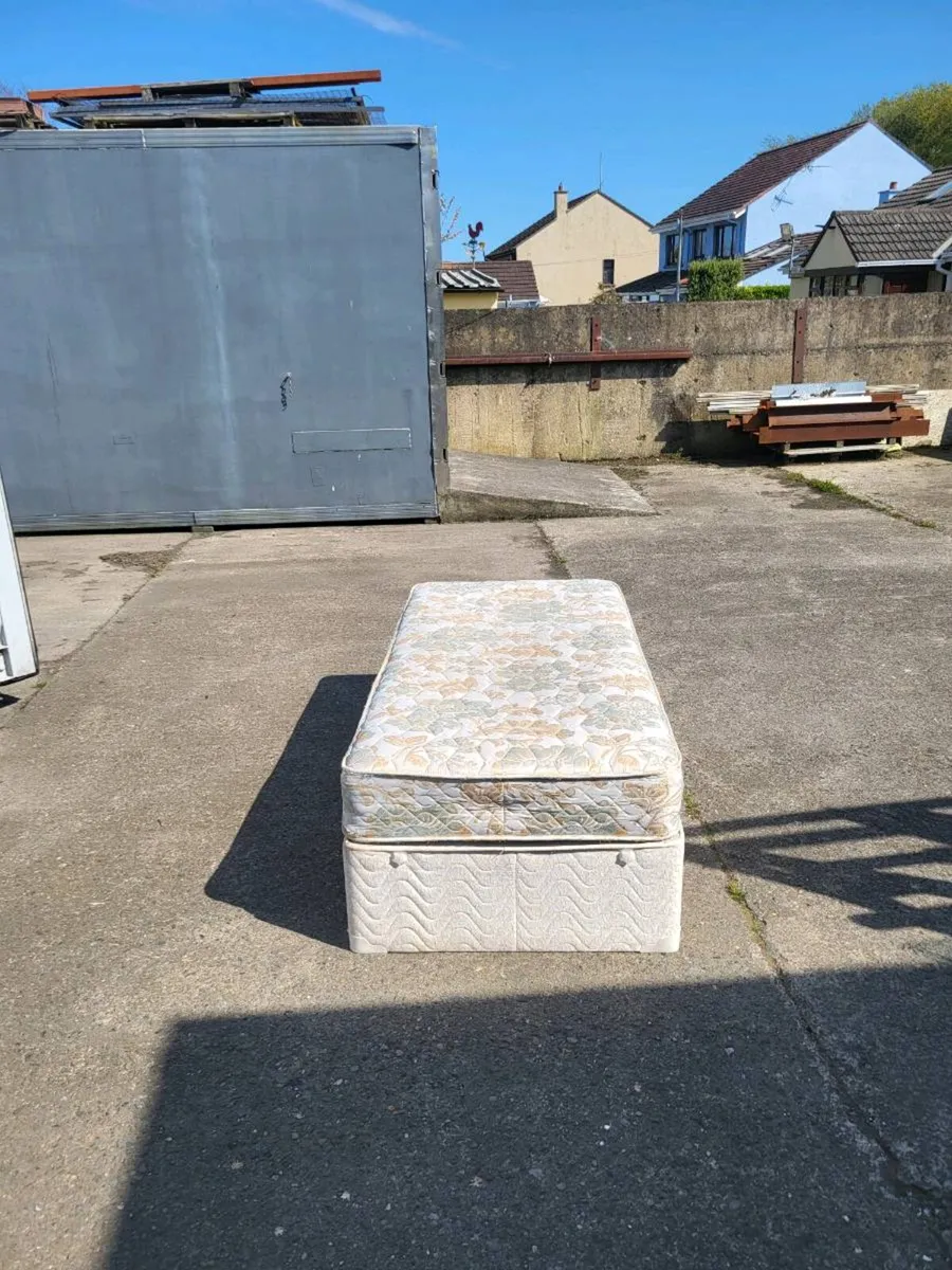 Single Bed - Image 3